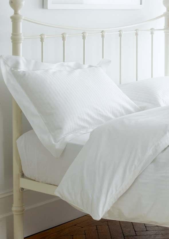 Striped Satin Yastık Kılıfı Pillow Case 50x70 cm Oxford 50x70+5 cm %100 PAMUK - COMPACT PENYE - OPTİK BEYAZ