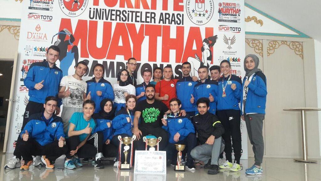 oldu. Üniversite Takımımız Antalya da düzenlenen Muay Thai müsabakalarında bir Türkiye rekoru daha kırarak öncesinde hiçbir üniversitenin