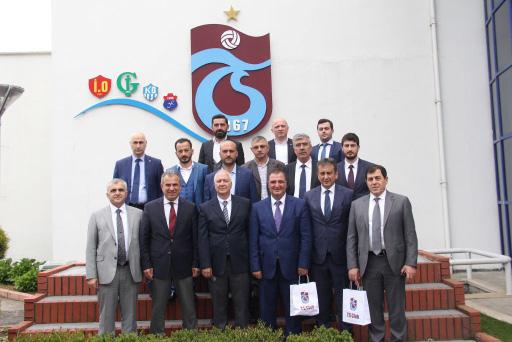 sürdürülecek. İŞ DÜNYASINDAN TRABZONSPOR A DESTEK Trabzon iş dünyası temsilcileri İş Alemi TS61 adıyla Trabzonspor a destek kampanyası başlattı.