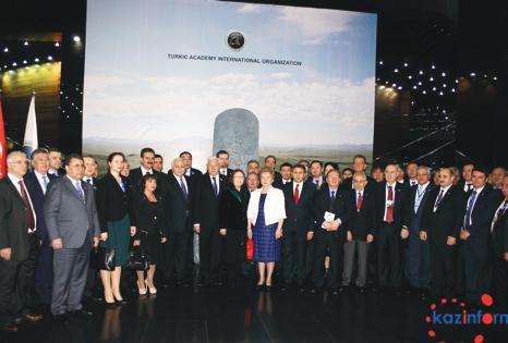 Konferansa TÜRKPA üyesi ülkelerin heyet başkanları ve üyeleri, Macaristan Ulusal Meclis heyeti, diplomatlar ve önemli bilim adamları katılmıştır.
