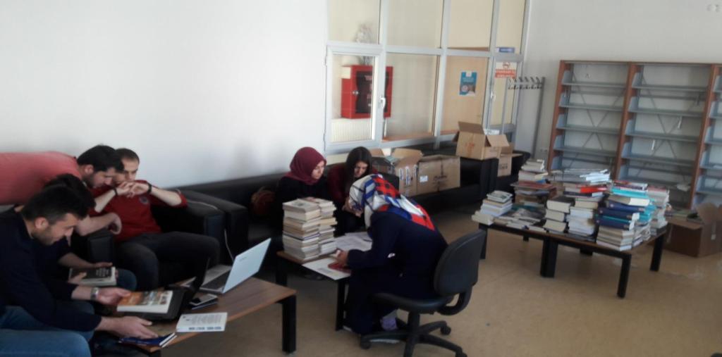 Topluluğumuz kurulduğu yıldan itibaren Çankırı da her yıl ihtiyaç sahibi bir okula kütüphane kuruyor.