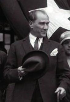 Atatürk ün Dünyası Cengiz Önal BD ARALIK 2017 Çok Partili 90 Sisteme Geçiş Mustafa Kemal in, 1929 yılında Afet İnan a dikte