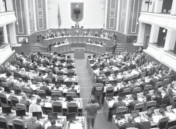 politike Kuvendi i Shqipërisë ka rihapur garën për kreun e ri të Avokatit të Popullit.