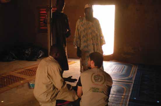8 MALİ KRİZİ SAHA RAPORU tersine oldukça düşük seyretmektedir. Mali halkı ülkelerinde yabancı asker ile çözülebileceğine inanmaktadır. Ancak yapılmasını beklemektedir.