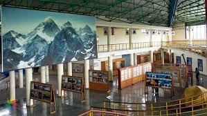 Pokhara'nın tüm açık hava cazibe merkezleri yanı sıra, görülmesi gereken bir yer de Uluslararası Dağcılık Müzesi dir.