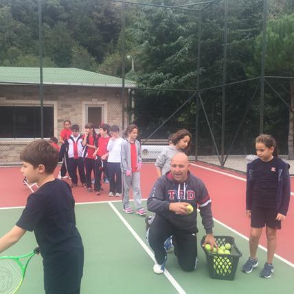 İlkokul öğrencilerimize Tenis Haftası