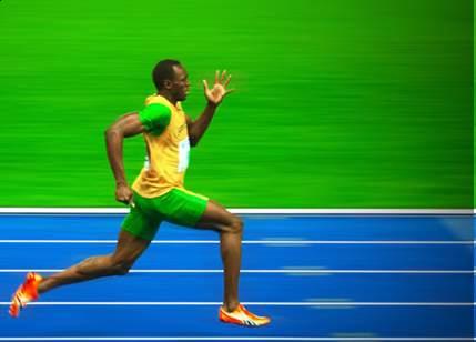 Problem 1 Yatay eğimsiz bir zeminde koşan m = 65 kg kütleli bir sprinter atlet sabit ivme ile 0 dan 12 m s ye 3s de çıkmaktadır. a) Atletin ivmesinin büyüklüğünü hesaplayınız.