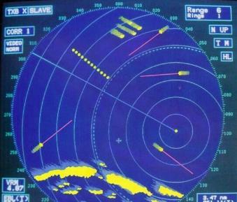2)SART Search and Rescue Transponder Radar anteni, çevreyi tararken gönderdiği sinyallerini çarptıkları yerlerden dönerken yine toplar ve ekranına aktarır.
