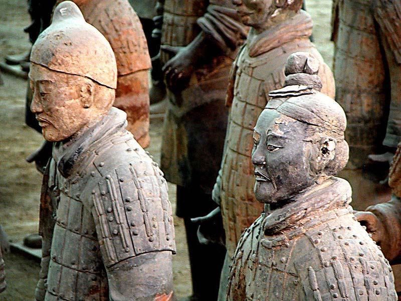 Qin Shi Huang ın anıt