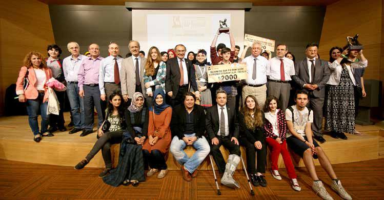 2014 Bilim ve Fikir Festivali Üsküdar Üniversitesi Çarşı Yerleşkede düzenlenen 1. Bilim ve Fikir Festivali ne İstanbul daki 58 liseden 80 e yakın proje başvurdu.