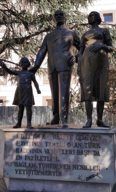 Görsel 51 Eser: Atatürk Anıtı Sanatçı: Ferit Özşen Tarih: 1982