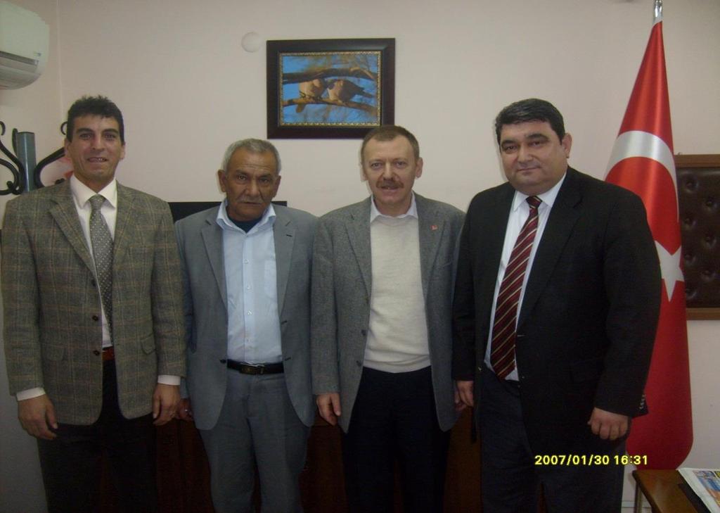 SİVİL TOPLUM KURULUŞLARIYLA YAPILAN ÇALIŞMALAR 1. Mersin Ticaret ve Sanayi Odası Başkanı Şerafettin Aşut u makamında ziyaret etti. Mersin in ve Türkiye nin ekonomik sorunları hakkında sohbet etti.