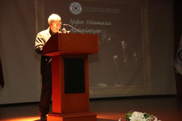 Şuayip KARAKAŞ, Türk Dili ve Edebiyatı Bölümü tarafından 25 Kasım 2015 tarihinde, Üniversitemiz Florya Yerleşkesi nde düzenlenen Türk