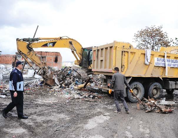12 Haber Fotoğraflar: Toygar Dündar Büyükşehir Zabıtası ndan Sanayi de temizlik