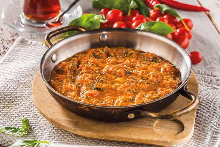 Sahan & Omletler SAHANDA SUCUK MENEMEN Taze bahçe domatesi, köy biberi, kekik, tuz, karabiber, yumurta,