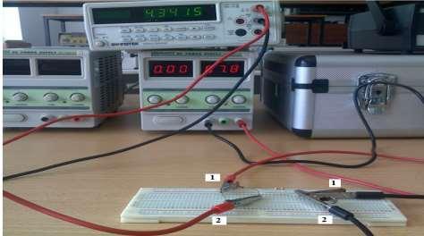 Voltmetre ( Gerilim Ölçümü) Bir devrede herhangi iki nokta arasındaki potansiyel farkı ölçmek için kullanılır. Voltmetre, gerilimi ölçülecek devre elemanına paralel bağlanır.