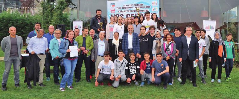 Çekmeköy Belediyesi Meclis Salonu nda gerçekleşen ödül töreninde öğrencileri