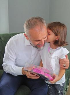 Başkan Poyraz, Yeni Taşınan Aileleri Ziyaret Etti Çekmeköy Belediye Başkanı Ahmet Poyraz Çekmeköy e taşınan ailelere ziyaretlerini sürdürüyor.