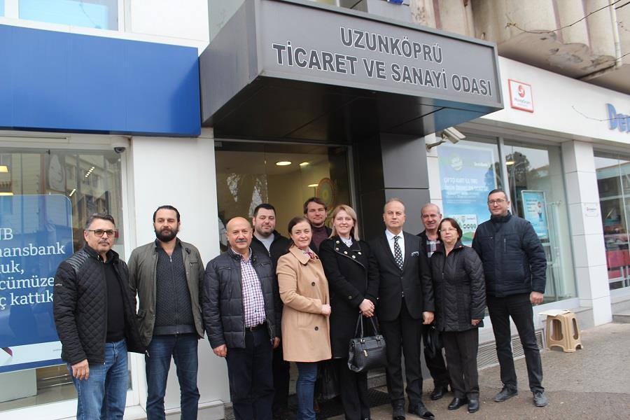 Başkan İHTİYAR da, Uzunköprü için her zaman taş üstüne taş koyan herkesi sahiplendiklerini, bu kapsamda ilçemiz ve bölgemiz için siyaset yapan ve sorumluluk alan kişileri de takdir ettiklerini