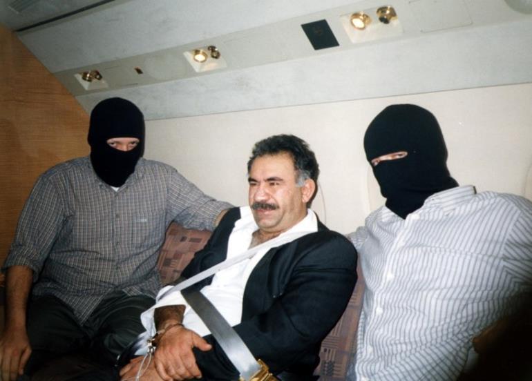 Elebaşı Abdullah Öcalan'ı almaya gidecek uçağın Türkiye'den kalkması ve daha sonra Türkiye'ye inecek olması nedeniyle kendisinin bu operasyona dahil edildiğini anlatan İşgüzar, Öcalan'ın uçakla