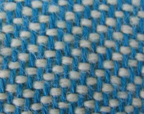 Bu kumaş yapılarını karşılaştırdığımızda; Örme kumaşlar genel olarak dokuma kumaşlara göre daha esnek bir yapıya sahiptir.