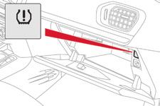 Güvenlik İşlemede anormallik Ekransız araçlarda F Torpido gözünü açınız. F Bu düğmeye uzunca basınız. Kalın sesli bir ikaz sıfırlamayı teyit eder.
