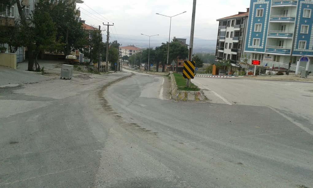 CAMİATİK MAHALLESİ İlçemizdeki inşaatlara hazır beton getiren firmaya ait beton mikserleri Camiatik Mahallesi Şehit Temizer caddesi