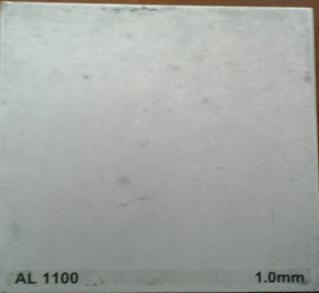 3.1.3.2 Alüminyum plaka Mamografik X-ışın sisteminde azalım katsayısı hesaplanan bir diğer plaka Radcal marka, 2,7g/cm 3 yoğunluğuna sahip ve %99,5 saflıkta olan alüminyum plakadır.