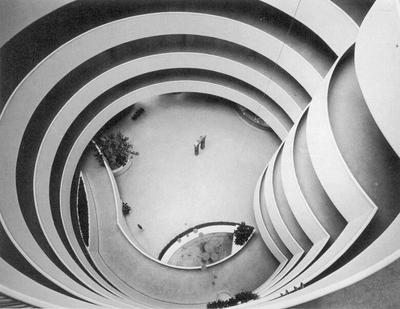 Frank Lloyd Wright ın Guggenheim Müzesi (1956-1959) yatay düzlemlerin oluşturduğu Şelale Evi