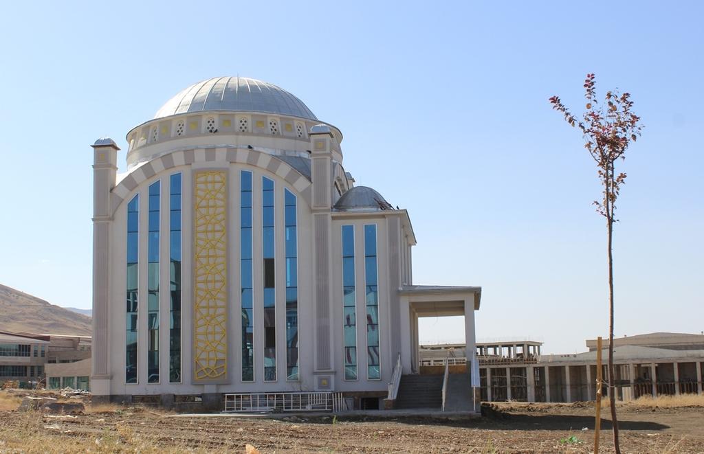 Sultan Muhammed Alparslan Cami'sinin, inşaat çalışmaları devam etmektedir. Resim 3.