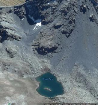 Foto 9: 03.07.2014 tarihinde alınan Google earth görüntüsünde Moçar Gölü yakınındaki buzul (4), üzeri karla kaplı olarak belirlenmiştir. Foto 10: 13.09.