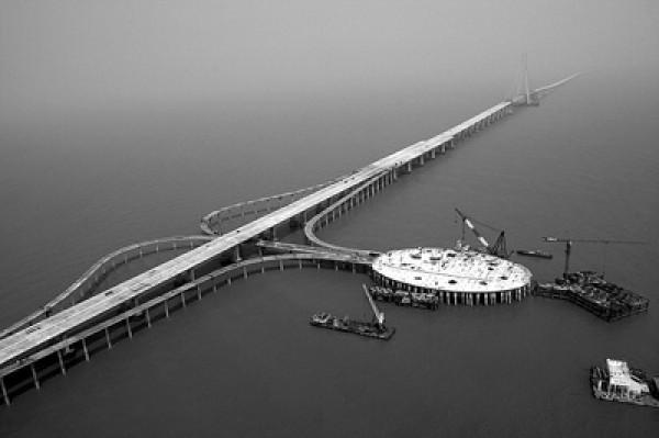 Hangzhou Köprüsü Şangay ile Ningbo arasındaki mesafeyi 120 km kısaltmak