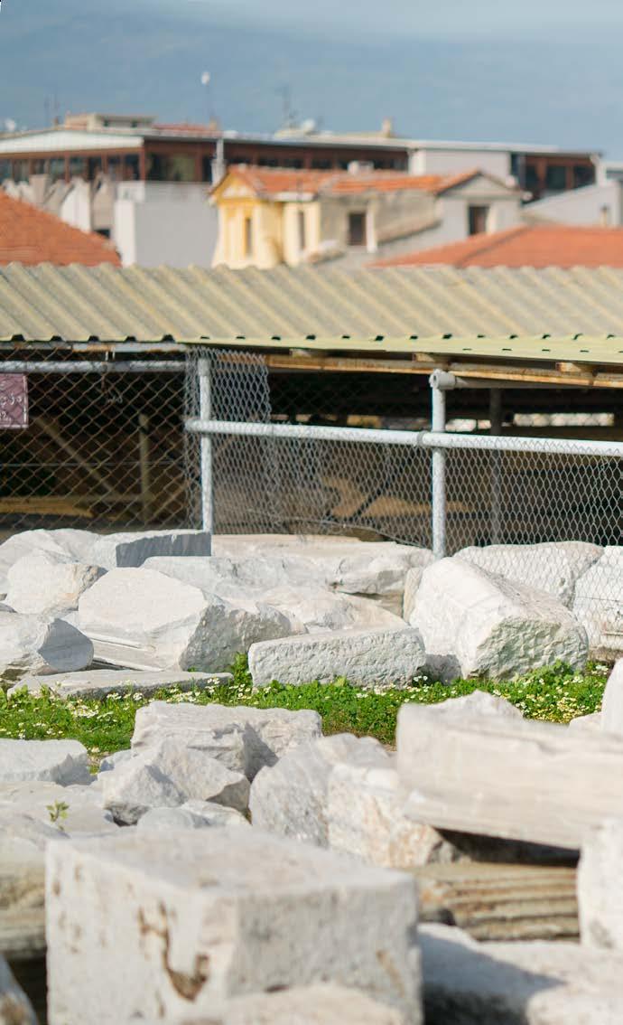 Binlerce yıllık tarihe tanıklık eden İzmir, farklı dönemlere ilişkin birçok kültür katmanına sahiptir.