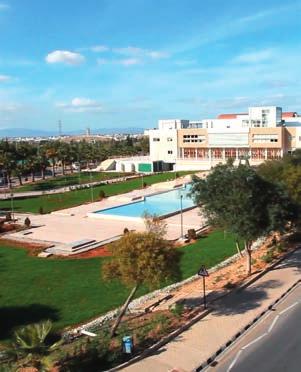 Sosyal ve Kültürel YasamAM Doğu Akdeniz Üniversitesi nde, derslerin yanı sıra ders dışı öğrenci yaşamının da