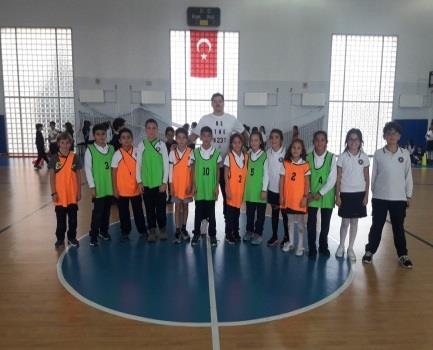 yapılan Başöğretmen Atatürk Kupası Basketbol Turnuvası büyük bir coşkuyla