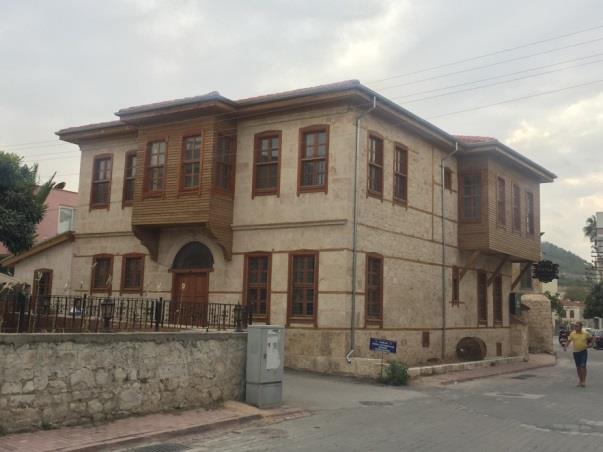 The buildings examined in the second, third and fourth examples were built in the continuation of the registered buildings on Cavit Erden Street.