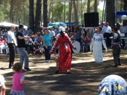 farklı dallara yayılan konserler ile tiyatro-edebiyat ve müzik dünyasının önde gelen isimleri ile söyleşiler.