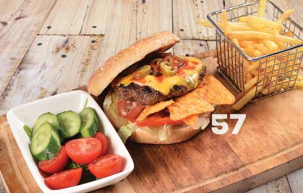 Mexican Burger 54 Steak Burger Hamburger ekmeği arasında ızgara antrikot, rus salatası, turşu, domates, iceberg, yanında patates kızartması, domates ve salatalık söğüş ile servis edilir.