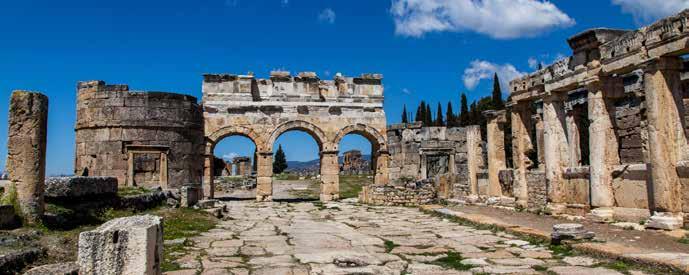 Pamukkale Hierapolis kazıları sponsorluğu Tofaş, Türkiye nin en büyük beş antik şehir kalıntısından biri olan ve 1988 de UNESCO Dünya Mirası Listesi ne giren Pamukkale deki Hierapolis Antik Kenti