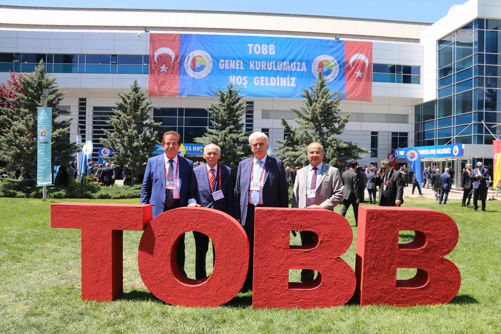 DTB DELEGELERİ TOBB GENEL KURULU NA KATILDI Denizli Ticaret Borsası Yönetim Kurulu Başkanı İbrahim Tefenlili, Türkiye Büyük Millet Meclisi nde oluşturulan Araştırma Komisyonuna bağcılıkta sofralık ve