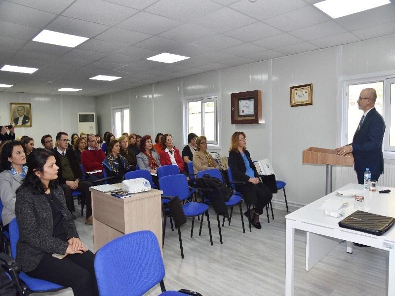 Erol Özvar' ın, öğretim elemanlarına; akademik faaliyetlerin analizleri, Eczacılık Fakültesinden beklentileri, üniversitenin geleceği ve yapılması planlanan çalışmalar