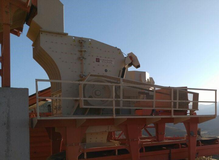 The main body of the crusher consists of two parts therefore its maintenance can easily be done by opening the upper part completely with hydraulic cylinders.