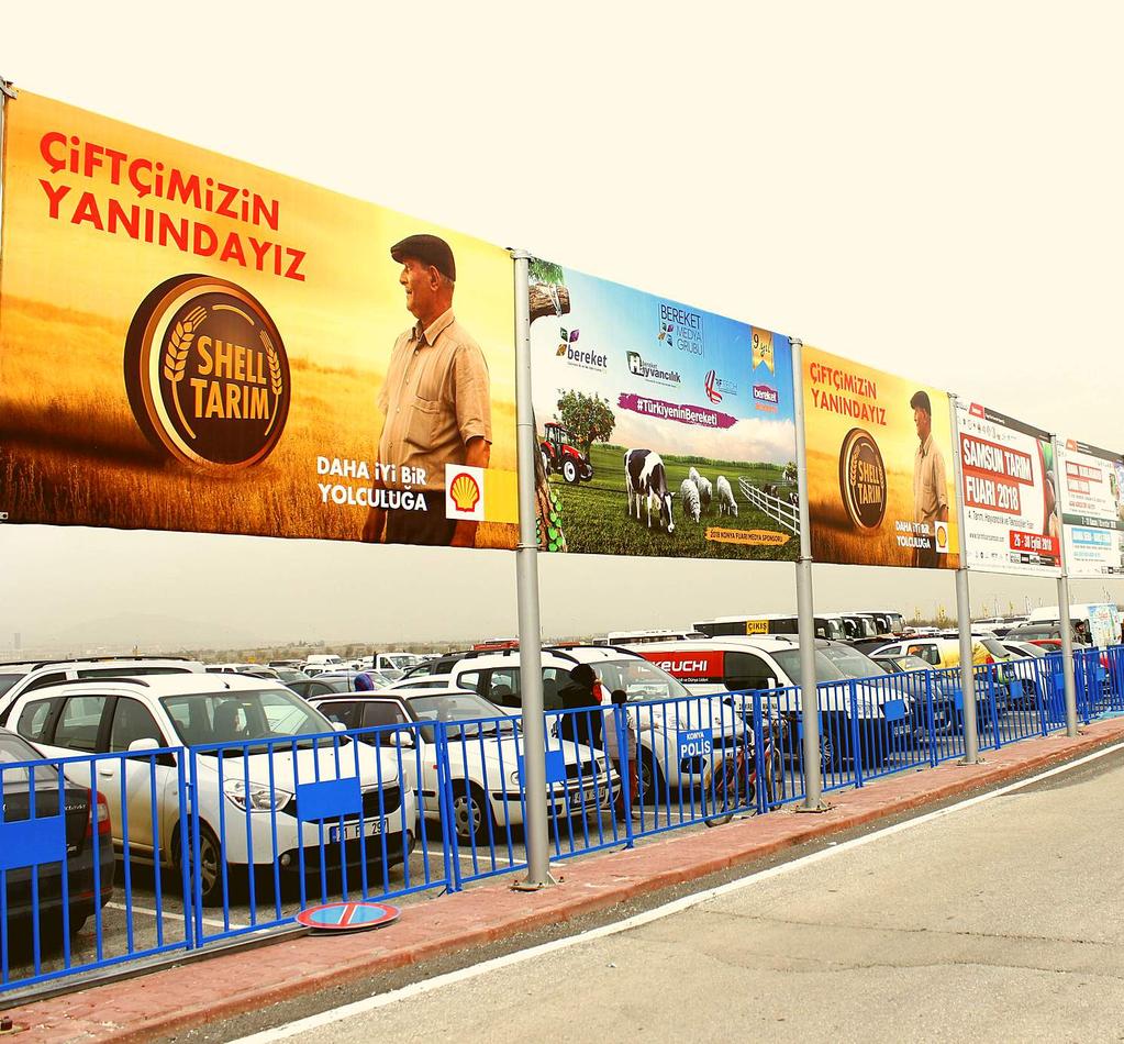 OTOPARK BILLBOARDLAR Fuar alanı otoparkının köşesinde arkalı önlü 27 pano, toplamda 54 yüz bulunmaktadır.