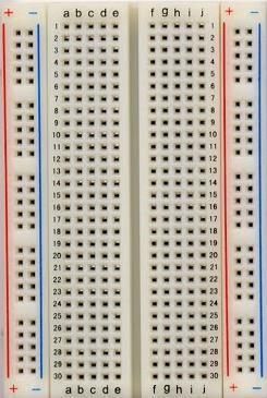 Fotoğraf 1-a ve 1-b de breadboard un sırasıyla dıştan ve içten görünümü görülmektedir.