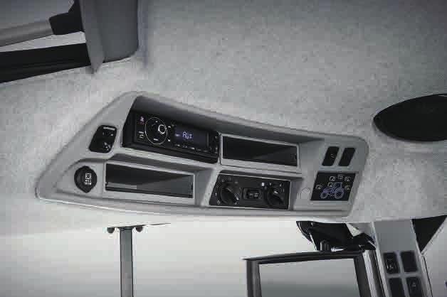 Klima, aydınlatma paneli, radyo ve malzeme koyma gözü ergonomik bir panelde