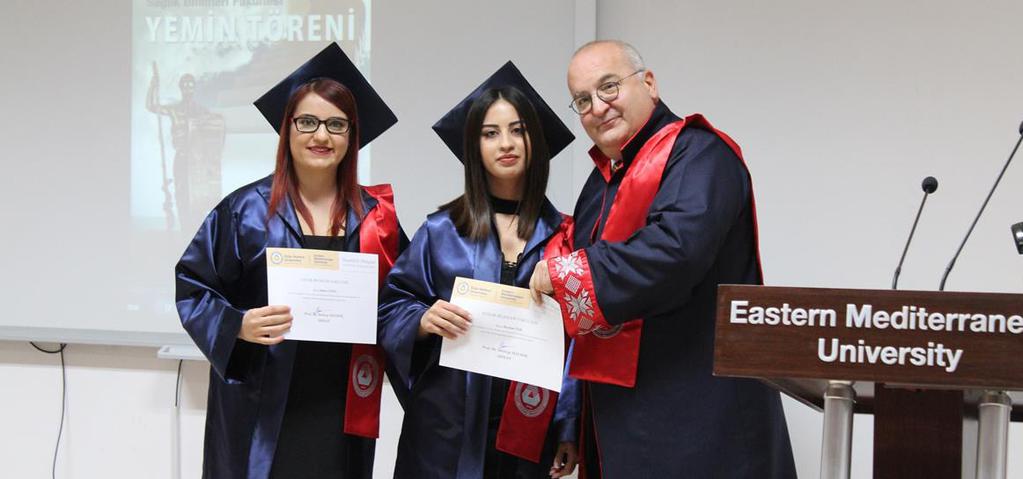 Malkoç, öğrencilerin mezuniyetlerinde büyük payı olan Sağlık Bilimleri Fakültesi öğretim elemanlarına ve çalışanlarına da teşekkürlerini iletti.