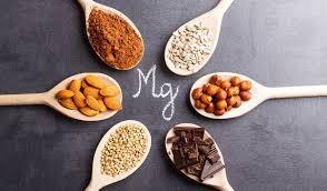Magnezyum: Magnezyum glukoz dengesi ve insülin sentezinde önemli rol oynayan bir mineraldir.