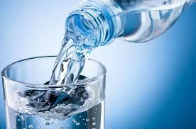Hidrasyon Beslenmde kritik bir bileşendir Günde en az 2 lt su tüketilmesi önerilmektedir.