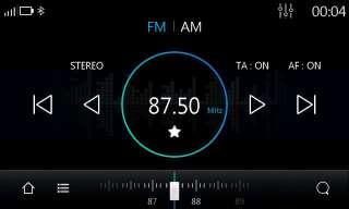 FM AM Radyo Önceden ayarlanmış radyo istasyonu yoksa, radyo istasyonunu aramak için ekranda parmağınızı sola veya sağa kaydırın.