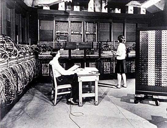 Bilgisayarın Tarihçesi 1946 ENIAC (Electrical Numerical Integrator And Computer)